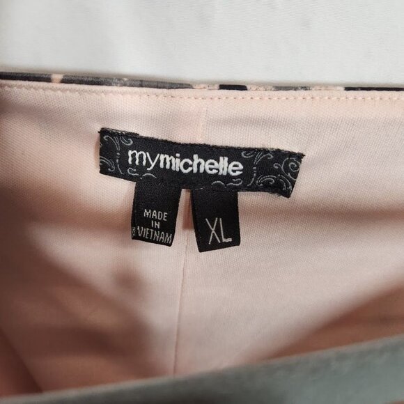 My Michelle Abstract Blouse‎ in Light Pink Size XL - Picture 4 of 5